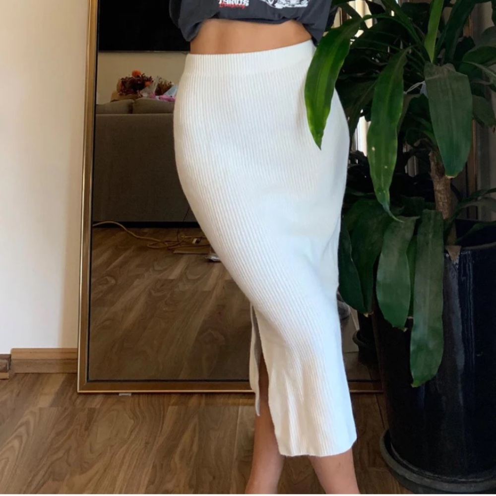 Ribbed midi skirt